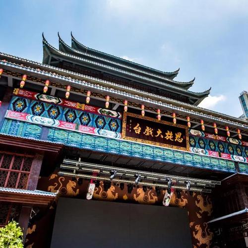 觀民俗風(fēng)情 盡在奧山恩施民俗街