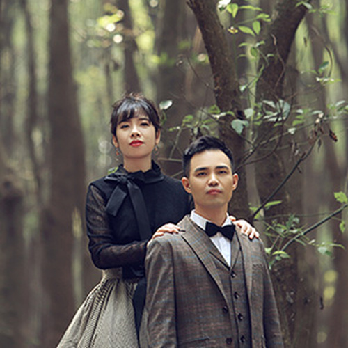 張輝和唐雯的結(jié)婚請?zhí)? width=