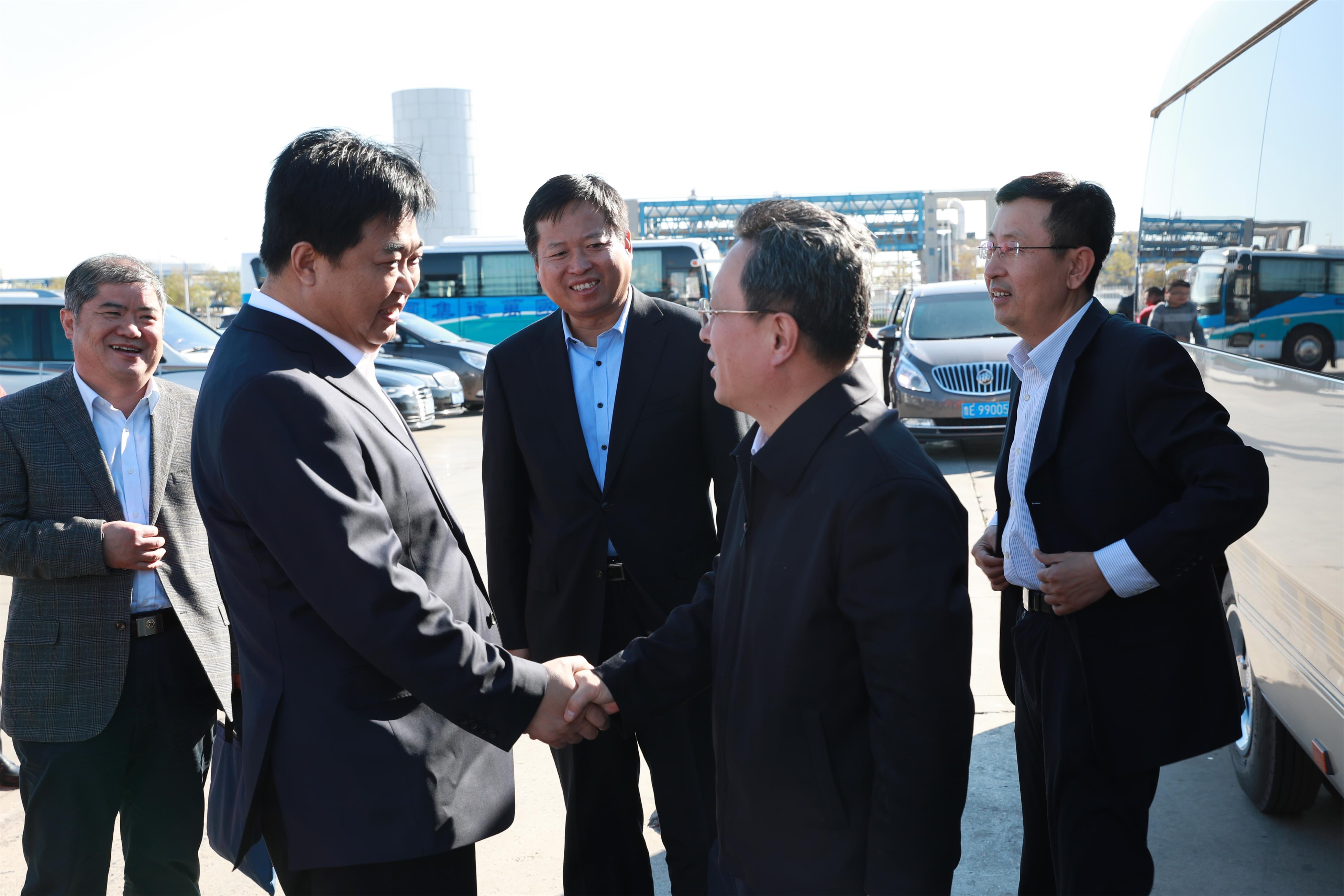 市委副书记、代市长赵志远一行莅临万达集团调研指导工作