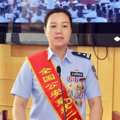 向海伟学习 做党的忠诚卫士