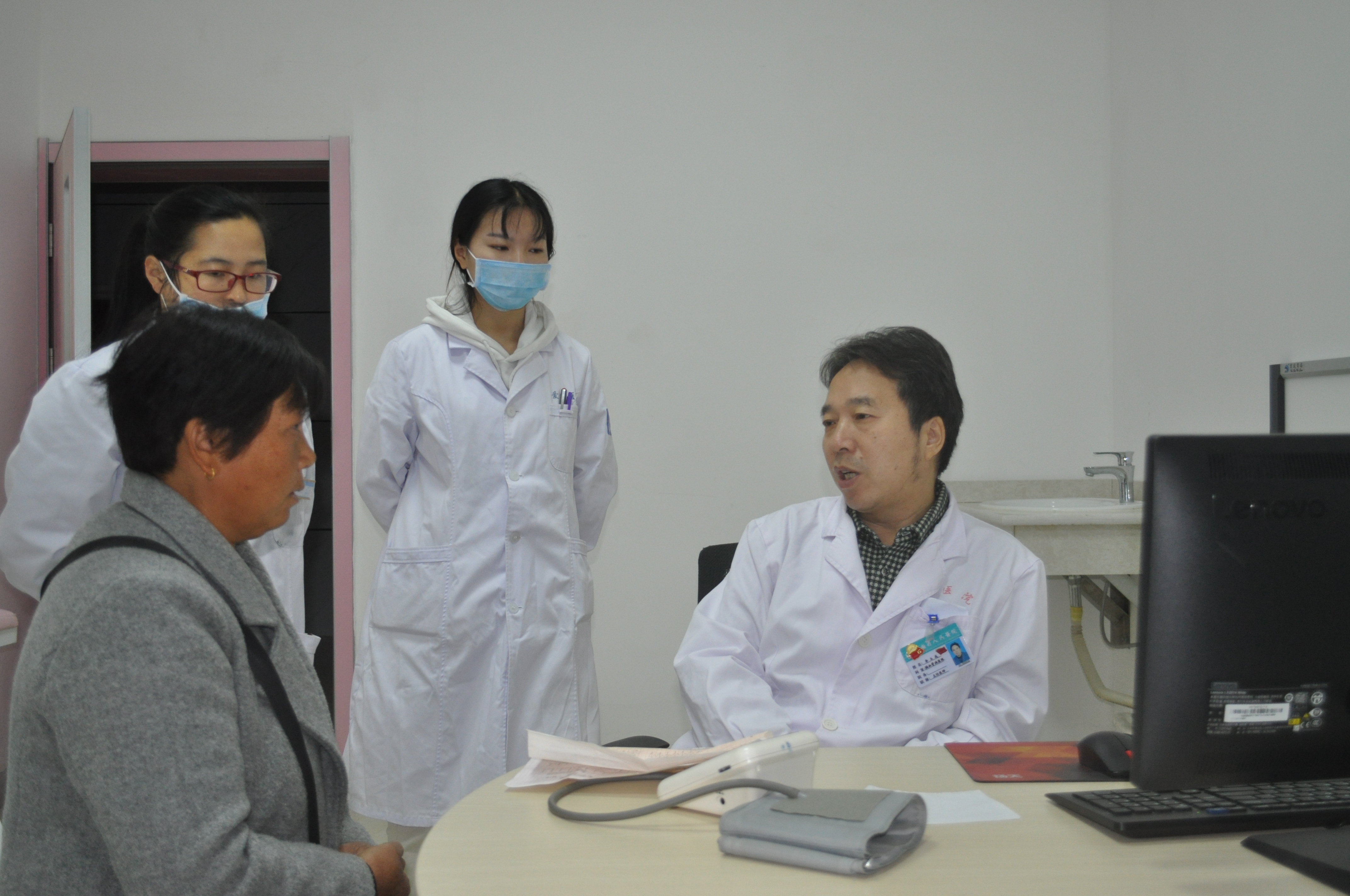 省医坐诊到爱佳