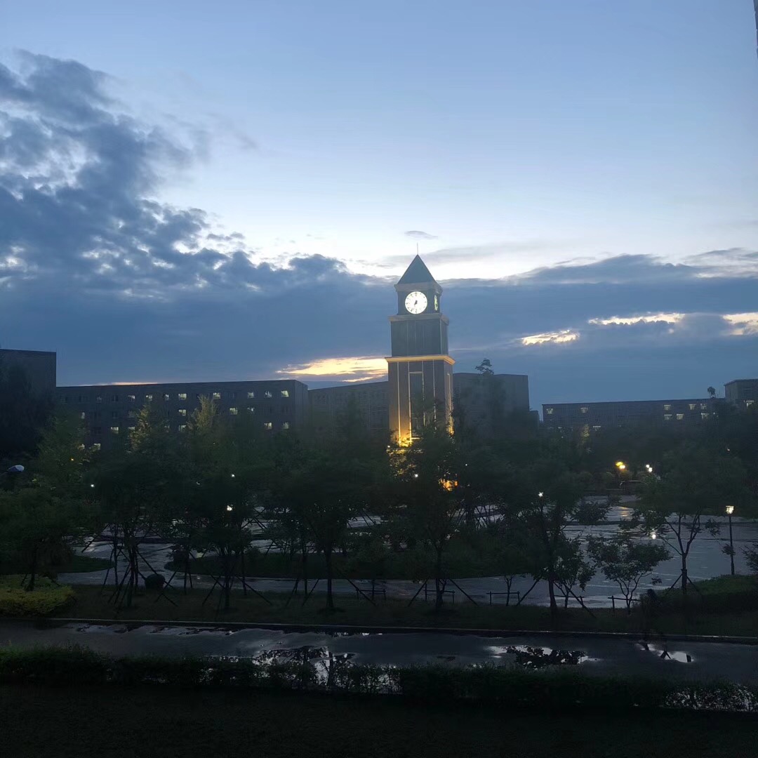 辽宁传媒学院 网媒1702 姜宛彤