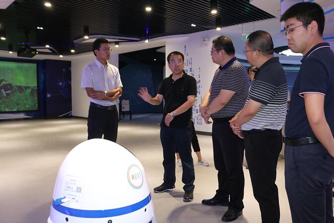 陇南市委宣传部长李兴华调研云计算中心工作