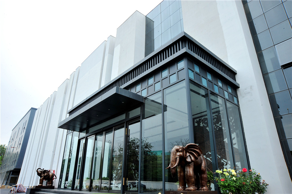 弘赫国际体育中心—健身馆